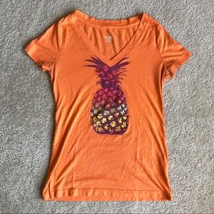 ❤️3 for $20❤️ Mossimo Pineapple V Neck Summer Tee